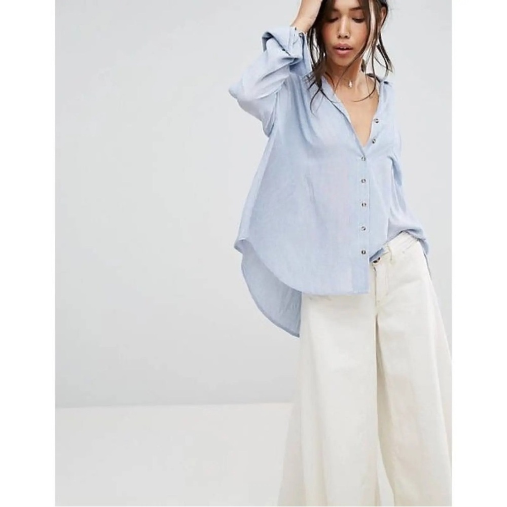 FREE PEOPLE Light Blue Magic Breeze Button Down OVERSIZED Top Size M‎